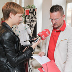 Primož Jesenko with a Journalist <em>Photo: Matej Kristovič</em>